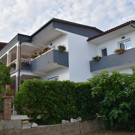 Apartmani Andela I Mladen Debelic 라브 외부 사진