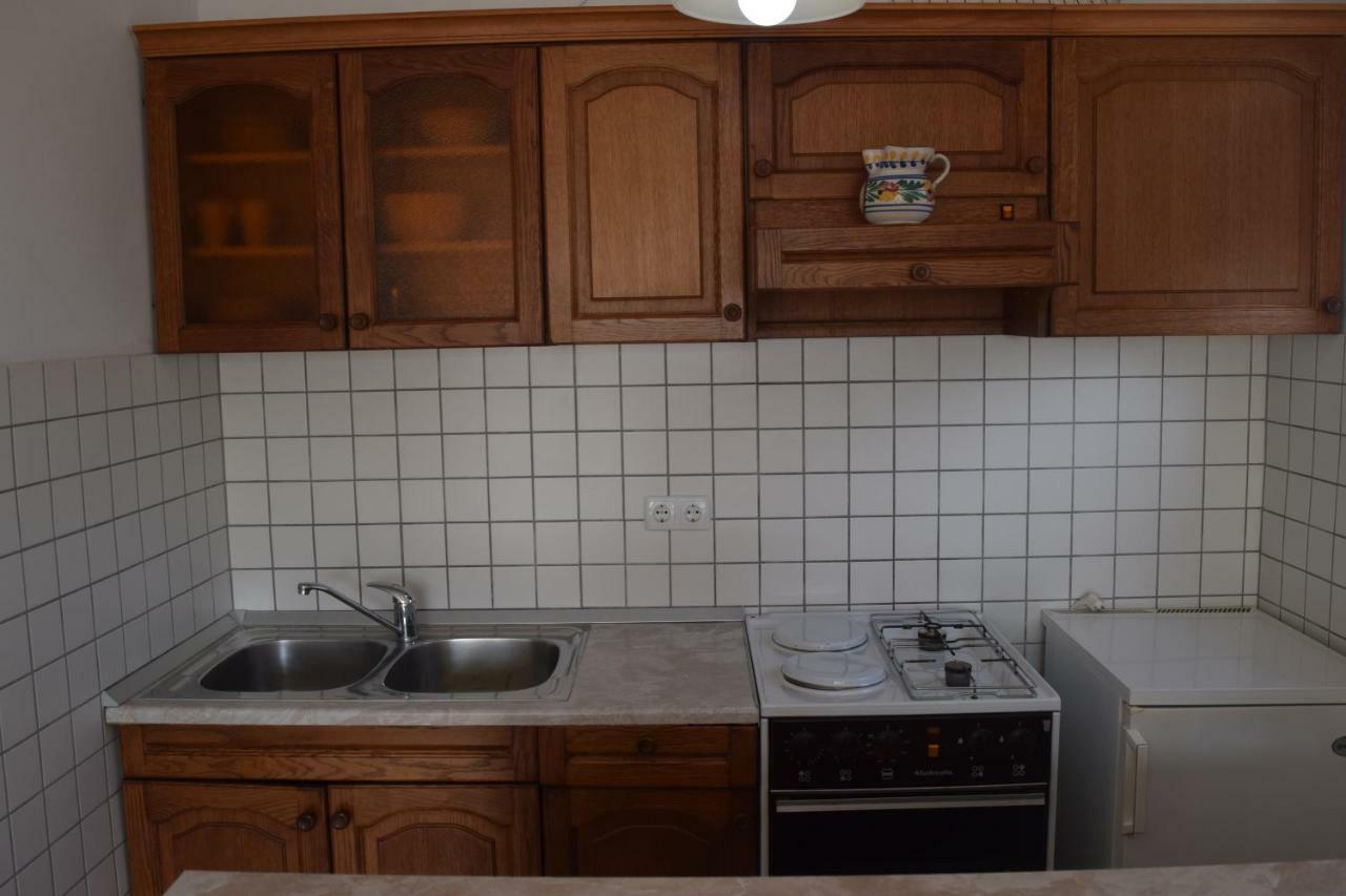 Apartmani Andela I Mladen Debelic 라브 외부 사진