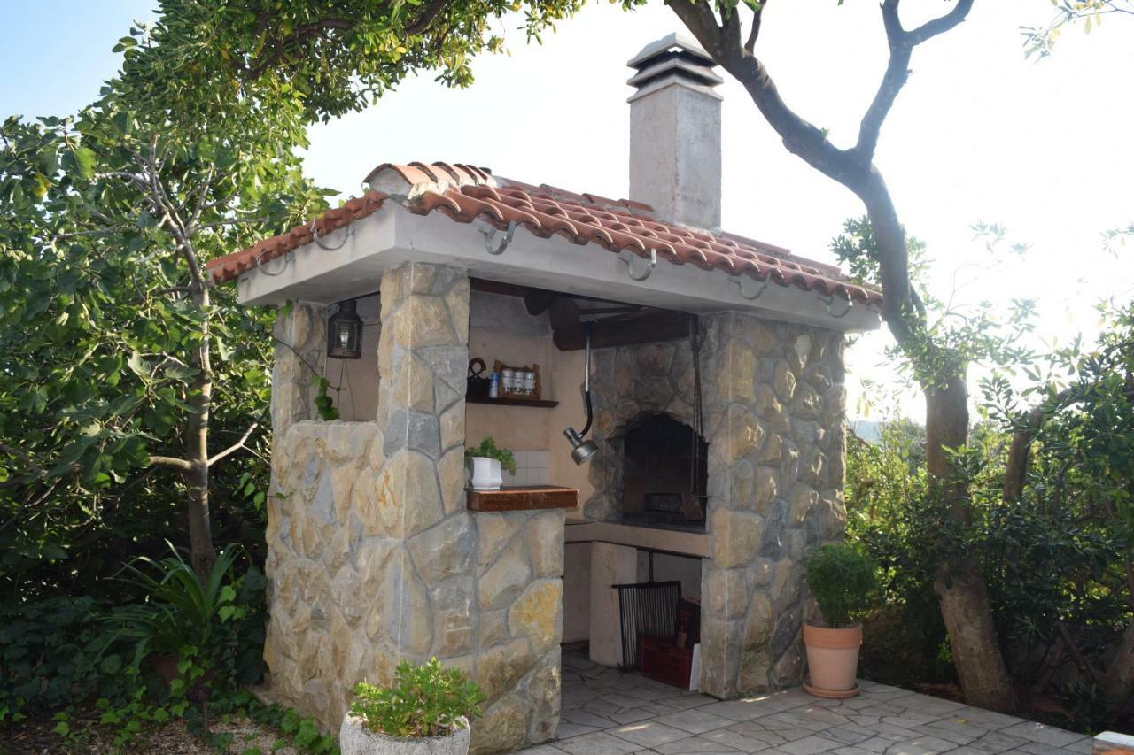 Apartmani Andela I Mladen Debelic 라브 외부 사진